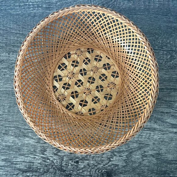 Vintage Woven Blonde Wicker Basket - Picture 2 of 4